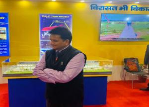 श्री आर.एन. सुनकर, सदस्य इंफ्रा/रेलवे बोर्ड और प्रबंध निदेशक/एनएचएसआरसीएल ने भारत अंतर्राष्ट्रीय व्यापार मेला 2023 में बुलेट ट्रेन पवेलियन का दौरा किया