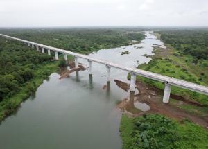 वलसाड जिले में औरंगा नदी पर नदी पुल का निर्माण पूरा हो गया है, गुजरात-अक्टूबर 2023