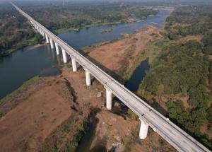 2024年3月、グジャラート州ヴァルサド地区のアウランガ川における河川橋の完成