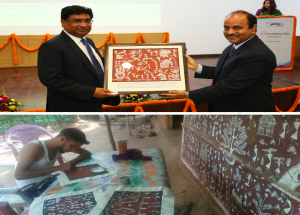 NHSRCLは、インド鉄道委員会のシュリV. K.ヤダフ会長を招き、2020年2月12日の第4財団記念日にパルガル地区の人々に影響を与えたプロジェクトの1つによって作成されたウォーリ絵画を使用しました。
