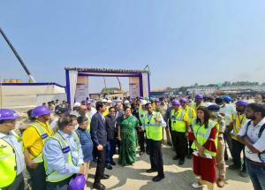 Smt. Darshana Jardosh, Hon’ble Minister of State for Railways and Textile flagged off the casting of the heaviest Full Span Box Girder of 40 M span weighing 970 MT for Mumbai-Ahmedabad High Speed Rail Corridor at a casting yard in Navsari, Gujarat on 1st November 2021