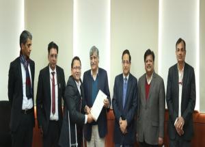 NHSRCL presented Directors’ Awards to its employees for their outstanding performance. The awards were presented by respective Directors in Corporate Office and by Chief Project Managers (CPMs) at site offices on 28th January 2022