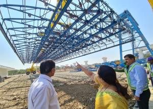 Smt. Darshana Jardosh, Hon’ble Minister of State for Railways & Textiles inspected the Mumbai-Ahmedabad High Speed Rail Corridor construction activities between Surat and Vapi on 17th February 2022.