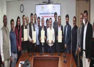 NHSRCL signed a contract agreement with SCC-VRS (JV) for the design and construction of Civil & Building Works for the depot at Sabarmati, Gujarat for Mumbai-Ahmedabad High Speed Rail Corridor (C8 Package) on 4th March 2022.