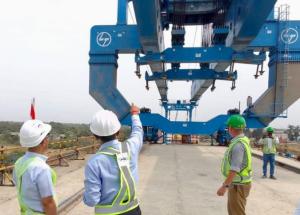 H. E Mr. Satoshi Suzuki, Ambassador of Japan to India along with Sh. Satish Agnihotri, MD, NHSRCL visited various MAHSR construction sites between Vapi and Surat in Gujarat on 12th April 2022