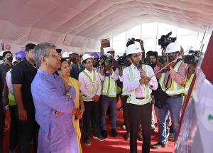 Hon’ble Minister for Railways & Minister of State for Railways visits MAHSR Construction site on 6th June 2022