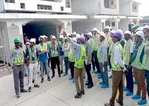 インド鉄道職員のグジャラート州バドダラ地区のMAHSR建設現場訪問