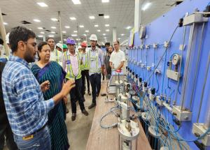  श्रीमती दर्शना जरदोश, माननीय रेल्वे आणि वस्त्रोद्योग राज्यमंत्री यांनी 11 जुलै 2023 रोजी सुरतमधील MAHSR बांधकाम स्थळांना भेट दिली