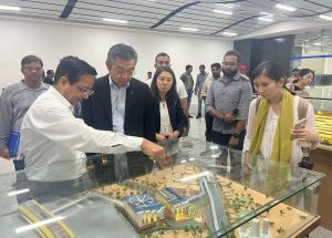 2023年5月29日、鈴木聡駐インド日本国大使は、アナンド地区のMAHSR建設現場及びサバルマティ複合一貫輸送ハブを訪問しました。