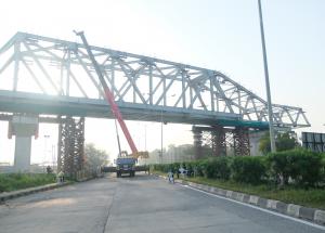 2023年10月6日にムンバイ-アーメダバード高速鉄道回廊用の最初の鋼橋を建設