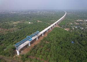 グジャラート州ナブサリ地区で高架橋の建設が進行中