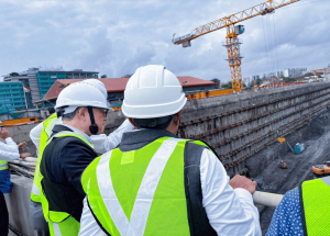 Members of the International High-speed Rail Association (IHRA) and the Japan Transport and Tourism Research Institute (JTTRI) visited construction sites in Mumbai.