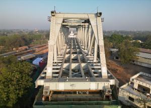 Under construction 200 m long ‘Make in India’ Steel Bridge for Mumbai Ahmedabad Bullet Train Project