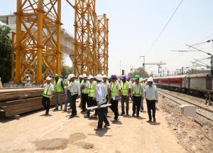 Shri Vivek Kumar Gupta, MD/NHSRCL, led a team of directors, contractors, consultants and senior officials on a comprehensive two-day inspection of Mumbai-Ahmedabad Bullet Train project