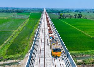 Track Work Accelerates on Mumbai-Ahmedabad Bullet Train Corridor