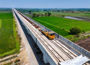 Track Work Accelerates on Mumbai-Ahmedabad Bullet Train Corridor