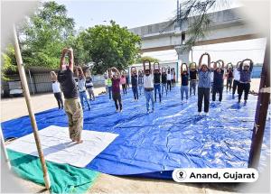 मुंबई-अहमदाबाद बुलेट ट्रेन प्रकल्पाच्या विविध साईट कार्यालयांमध्ये आंतरराष्ट्रीय योग दिन २०२६ साजरा करण्यात आला