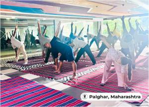 मुंबई-अहमदाबाद बुलेट ट्रेन प्रकल्पाच्या विविध साईट कार्यालयांमध्ये आंतरराष्ट्रीय योग दिन २०२६ साजरा करण्यात आला
