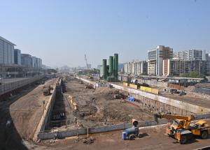 निर्माणाधीन मुंबई बुलेट ट्रेन स्टेशन