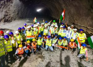बुलेट ट्रेन परियोजना के लिए महाराष्ट्र राज्य की पहली पर्वतीय सुरंग का सफलतापूर्वक ब्रेकथ्रू पालघर ज़िले में पूरा किया गया